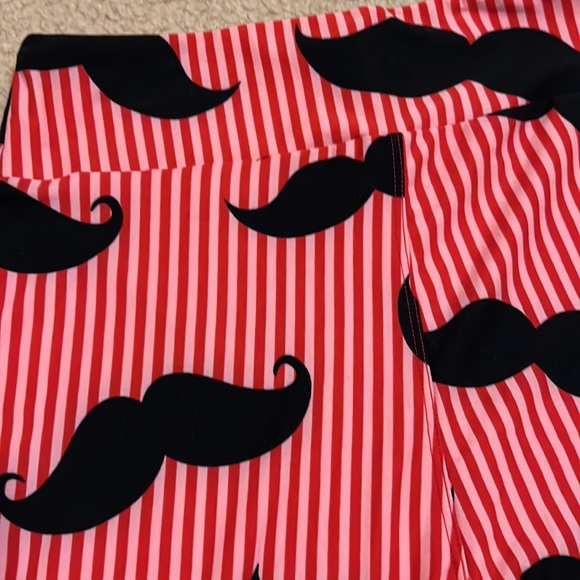 NEW RARE Lularoe OS Mustache Leggings Vertical Pink & Red Stripes Barber UNICORN - Picture 5 of 9